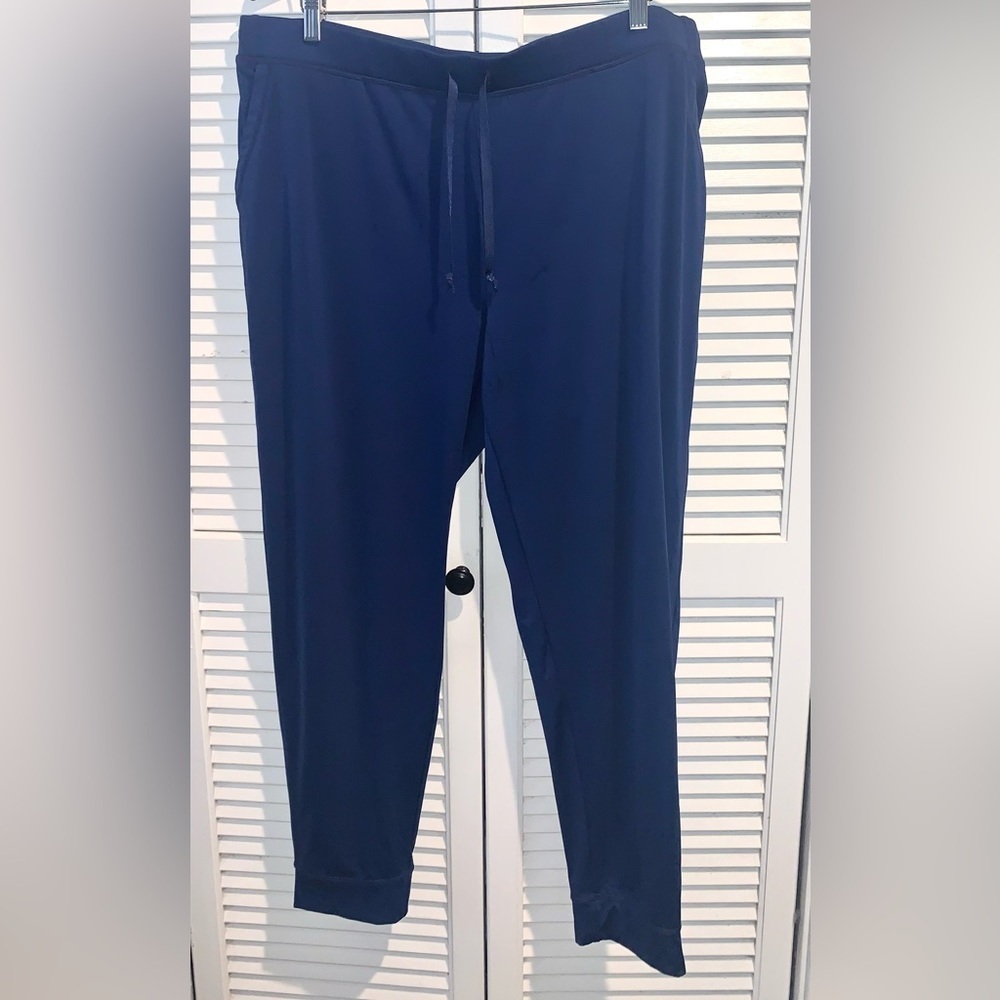 Chicos Navy Blue Women’s pull on stretchy Pants Size 16/18